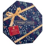 Yankee Candle Christmas Collection Christmas Advent Calendar darilni set čajna svečka 24 x 9,8 g + svečnik za čajno svečlo unisex | Shoptok.si