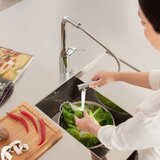 Grohe izvlečna kuhinjska armatura enoročna Essence 30270000 | Shoptok.si
