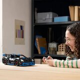 Lego Technic: Dirkalni avtomobil Porsche GT4 e-Performance | Shoptok.si