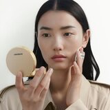 Burberry Beyond Wear Perfecting Matte Cushion dugotrajni puder u spužvici SPF 15 nijansa Light Neutral 30 14 g | shoptok.hr