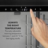 Klarstein Steakhouse Pro hladilnik za meso, Nerjaveče jeklo - - estar - Steak Ager - 2 m - prosto stoječ - 25 °C - Samostoječi - 60,5 mm - Nerjaveče jeklo - 83 cm - 51 x 42 x 42,5 cm - Kovina - 50 dB - 59 cm - 220 - 240 V~ - 1 - 25 °C - 1 - 98 Ltr - 59,5 cm - 82 cm - 61,5 cm - 47 kg - 66 cm - 65 cm - 86 cm - 47 kg | Shoptok.si