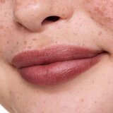 Essence Blur Soufflé tonirani balzam za ustnice z mat učinkom odtenek 06 Nude Cocoa 3 g | Shoptok.si