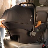 Nuna CF15610CVRGL Pipa Urban Caviar Auto sedište za decu, od 100-150 cm, Crno | Eponuda.com