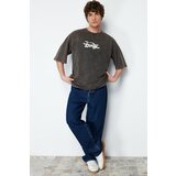 Trendyol Brown Men's Oversize/Wide Cut Vintage Faded Effect Text Printed 100% Cotton T-Shirt Cene