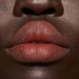 MAC Cosmetics Powder Kiss Hazy Matte matirajući ruž za usne nijansa Devoted To Chili 3.5 g | shoptok.hr