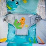Kids II ležaljka za bebe Kick To It Neptune, 6m+ | ePonuda.com