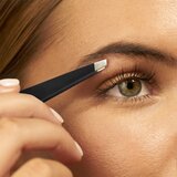 Tweezerman Studio Collection pinceta s poševno konico Black 1 kos | Shoptok.si