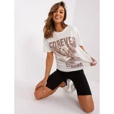 Fashionhunters Ecru cotton T-shirt with print OCH BELLA