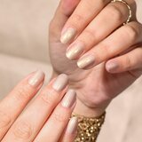 LONDONTOWN Lakur dolgoobstojen lak za nohte odtenek You're Golden 12 ml | Shoptok.si