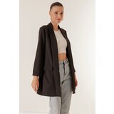 By Saygı Lycra longitudinal stripe long jacket with a shawl collar and fake pockets. Cene