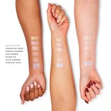 MUA Makeup Academy Shimmer kompaktni pudrasti osvetljevalec odtenek Oyster Silk 8 g | Shoptok.si