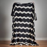 Sassy B Črno-belo pregrinjalo iz mikropliša 200x240 cm Waves – | Shoptok.si