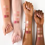 Essence Radiant Light paleta osvetljevalcev in rdečil odtenek Signature Light 11 g | Shoptok.si
