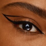 Catrice Calligraph Pro Precise 24h Matt vodoodporno tekoče črtalo za oči v peresu odtenek 010 Intense Black Waterproof 1.2 ml | Shoptok.si