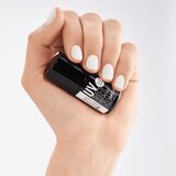Essence studio nails UV GEL NAIL gel lak za nohte z uporabo UV/LED lučke odtenek 01 WHITE all night 5 ml | Shoptok.si