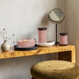 WoodWick Rose Blush dišeča sveča z lesenim stenjem 453.6 g | Shoptok.si