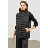 D1fference Women's Regular Fit Black Inflatable Vest With Lined Waterproof And Windproof. Cene