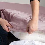 DecoKing Plahta s gumom Amber 220-240x220 cm, lila Slike