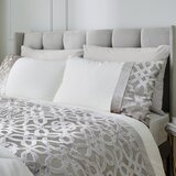 Catherine Lansfield Kremno bela/sivo-bež žametna podaljšana posteljnina za zakonsko posteljo 230x220 cm Lattice Cut – | Shoptok.si