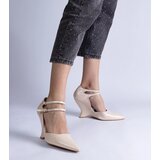 Gemre Beige patent wedge pumps with buckles Vizario | ePonuda.com
