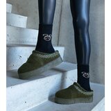 Gemre Green platform snow boots with low uppers and embroidered Greene pattern | Shoptok.si