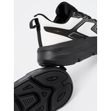 Shelvt Comfortable sneakers in black and white with McArthur mesh structure | ePonuda.com
