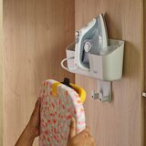 Joseph Joseph Držalo za likalnik in likalno desko IronHub – | Shoptok.si