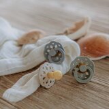 Bibs Boheme Natural Rubber Size 2: 6+ months duda Cloud / Blush 2 kos | Shoptok.si