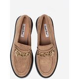 Shelvt Beige loafers with a gold chain. | ePonuda.com