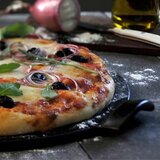 Emile henry BBQ Smooth keramični pekač za pizzo | Shoptok.si