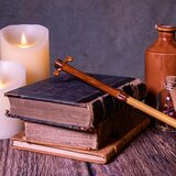 Noble Collection HARRY POTTER-GILDEROY LOCKHART WAND IN OLLIVANDERS BOX | Shoptok.si