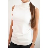 Kesi Włoski Women's sleeveless viscose blouse with a turtleneck ecru | shoptok.hr