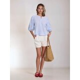 Sinsay Elegantne kratke hlače s faltama i dekorativnim zlatnim detaljem | shoptok.hr