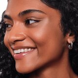 Essence Soft Touch kremasti highlighter s puder efektom nijansa 30 glazing gleam 4 g | shoptok.hr