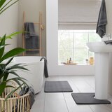 Catherine Lansfield Temno sive frotirne bombažne brisače v kompletu 2 ks 90x140 cm Anti-Bacterial – | Shoptok.si
