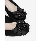 GOODIN Black women's pumps with a decorative flower | shoptok.hr