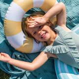 Quut napihljiv obroč Banana Blue (40 cm) | Shoptok.si