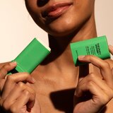 Haruharu Wonder Black Bamboo Daily Soothing Sun Shield krema za sunčanje i sticku s umirujućim djelovanjem SPF 50+ 20 g | shoptok.hr