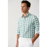 Avva Men's Green Easy-Iron Button Collar Plaid Lycra Cotton Standard Fit Regular Cut Shirt