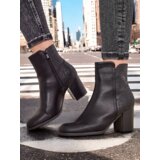 Resti Women's ankle boots on a post Abinom Cene