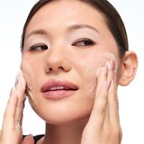 MAC Cosmetics Major Foamo Jelly Cleanser čistilni gel za odstranjevanje ličil 150 ml | Shoptok.si