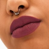 MAC Cosmetics Locked Kiss 24h Lipstick dolgoobstojna šminka z mat učinkom odtenek Opulence 1,8 g | Shoptok.si