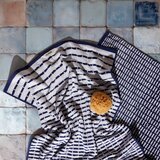 JUNA Bijeli/plavi ručnik od mješavine bambusa od frotira 50x100 cm Nuance – | shoptok.hr