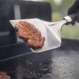 Weber Plancha Set za pripravo pleskov, s hamburgerskih 4-delni stiskalom za žar burgerje, širokim obracalnikom, dvema | Shoptok.si