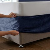 Catherine Lansfield Plava navlaka za okvir kreveta s gumom od samta 152x198 cm Kingsley – | shoptok.hr