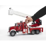 Bruder gasilsko vozilo s črpalko MACK Granite 02821 | Shoptok.si