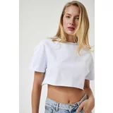 Happiness İstanbul Women's White Crew Neck Basic Crop Knitted T-Shirt