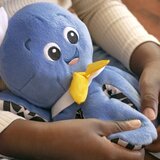 BABY EINSTEIN Octoplush™ glasbena igrača 3m+ 1 kos | Shoptok.si