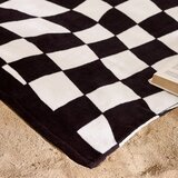Catherine Lansfield Črno-bela bombažna brisača za na plažo 76x160 cm Checkerboard – | Shoptok.si