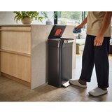 Joseph Joseph Črn jeklen koš za smeti s pedalom 30 l Titan – | Shoptok.si